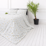 Bedding Set „Enigma“. Bedding sets 155x200, 100x140 cm, 140x200 cm, 150x200 cm, 160x200 cm, 180x200 cm, 200x200 cm, 200x220 cm, 220x240 cm. Minimalist white bedding set with scattered yellow and grayish wildflower motifs.
