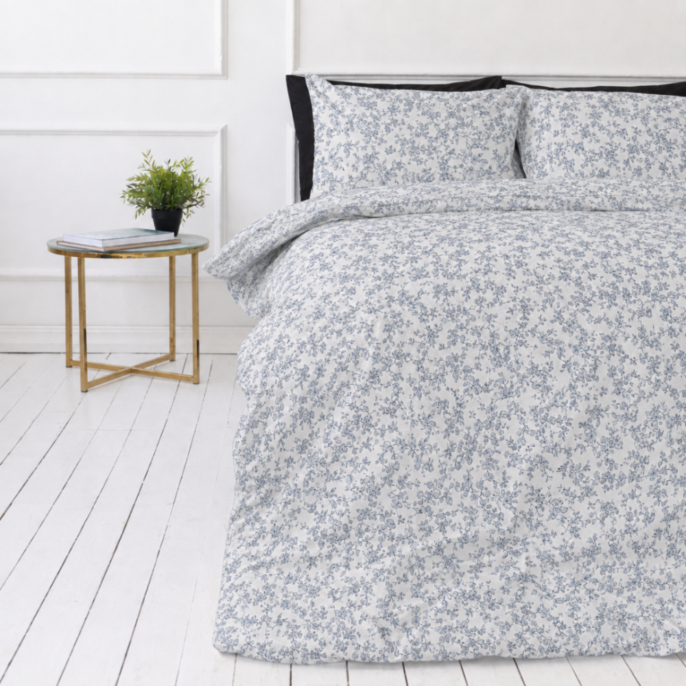 Bedding Set „Floral Dream“. Patterned bedding sets, 140x200 cm, 200x200 cm, 200x220 cm. Light bedding set with subtle blue botanical ornaments. Bedding Set „Floral Dream“. Patterned bedding sets, 140x200 cm, 200x200 cm, 200x220 cm. Light bedding set with subtle blue botanical ornaments.