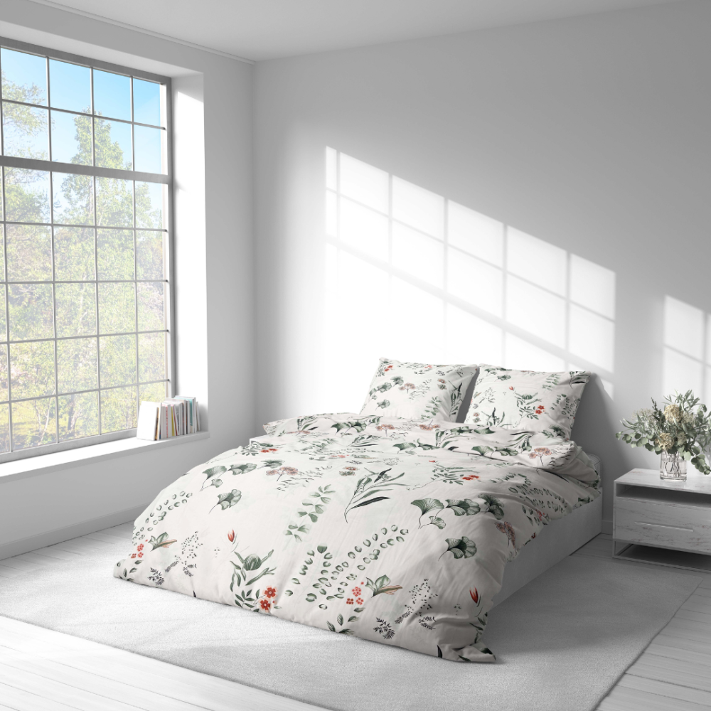 Bedding Set „Florescence“. Green bedding set, 140x200 cm, 200x200 cm, 200x220 cm. This bedding set with a green and red floral pattern will beautifully decorate your bedroom, bringing a sense of naturalness and freshness.