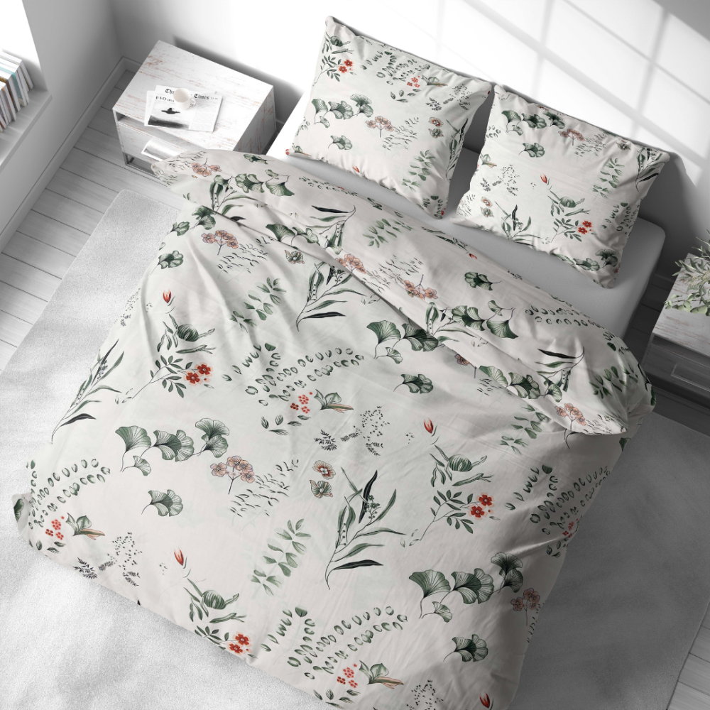 Bedding Set „Florescence“. Green bedding set, 140x200 cm, 200x200 cm, 200x220 cm. Bedding set with a subtle green and red botanical pattern that enriches your bedroom space with softness and tranquility.