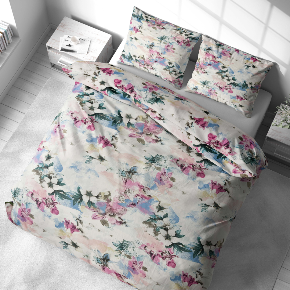 Bedding Set „Flowery Mosaic“. Purple bedding, 140x200 cm, 200x200 cm, 200x220 cm. Bedding set with bright floral patterns that creates a fresh and light atmosphere.