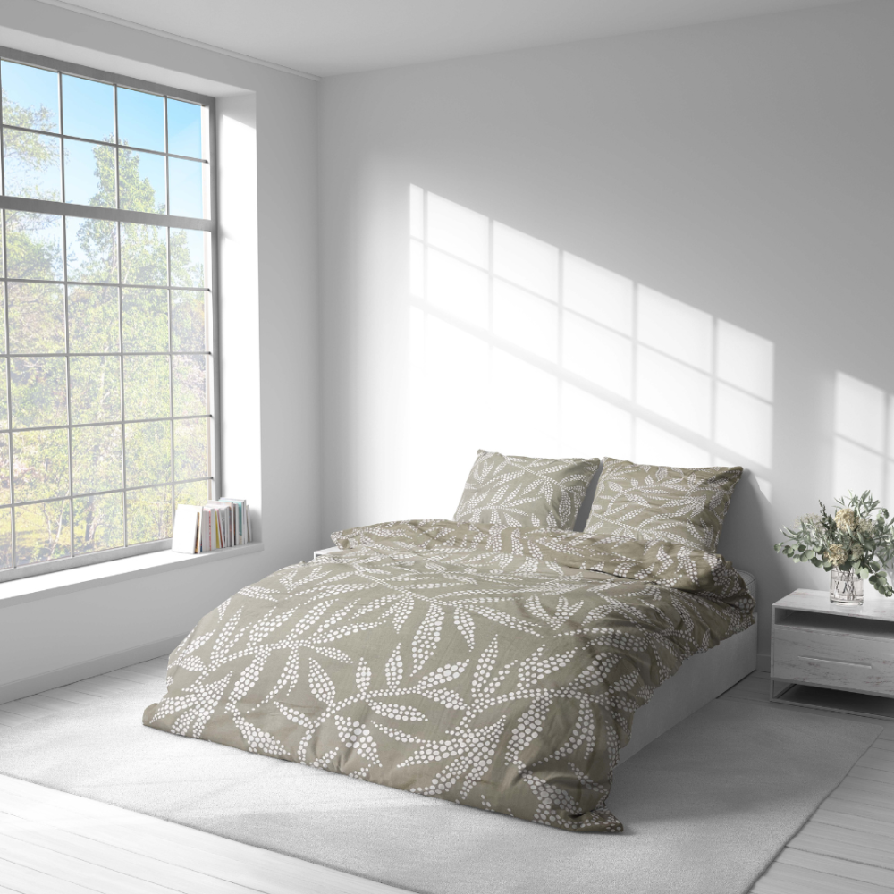 Bedding Set „Folk Harmony“. Bedding sets 135x200, 140x200 cm, 200x200 cm, 200x220 cm. Bedding set with an ethnic pattern and soft green and white flowers on a beige background.
