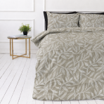 Bedding Set „Folk Harmony“. Bedding sets 135x200, 140x200 cm, 200x200 cm, 200x220 cm. Bedding set with an ethnic pattern and soft green and white flowers on a beige background. Bedding Set „Folk Harmony“. Bedding sets 135x200, 140x200 cm, 200x200 cm, 200x220 cm. Bedding set with an ethnic pattern and soft green and white flowers on a beige background.
