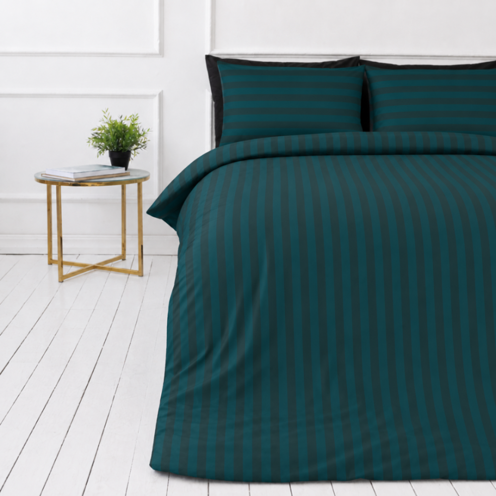 Bedding Set „Green Stripes“. Patterned bedding sets, 140x200 cm, 150x200 cm, 160x200 cm, 180x200 cm, 200x200 cm, 200x220 cm. luxurious dark green bedding set with a classic stripes pattern, perfect for a stylish and comfortable sleep environment. Bedding Set „Green Stripes“. Patterned bedding sets, 140x200 cm, 150x200 cm, 160x200 cm, 180x200 cm, 200x200 cm, 200x220 cm. luxurious dark green bedding set with a classic stripes pattern, perfect for a stylish and comfortable sleep environment.