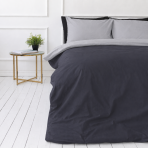 Bedding Set „Harbor Graphite“. Bedding sets 155x200, 140x200 cm, 150x200 cm, 160x200 cm, 180x200 cm, 200x200 cm, 200x220 cm, 220x240 cm. Solid bedding set with light gray pillows and a reversible duvet cover.