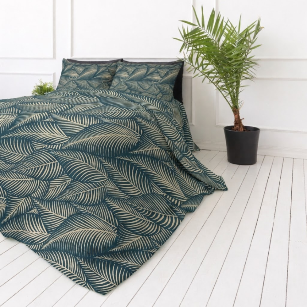 Bedding Set „Infinite Calm“. Bedding sets 155x200, 140x200 cm, 150x200 cm, 160x200 cm, 180x200 cm, 200x200 cm, 200x220 cm, 220x240 cm. Luxurious dark green bedding set with shimmering leaf details