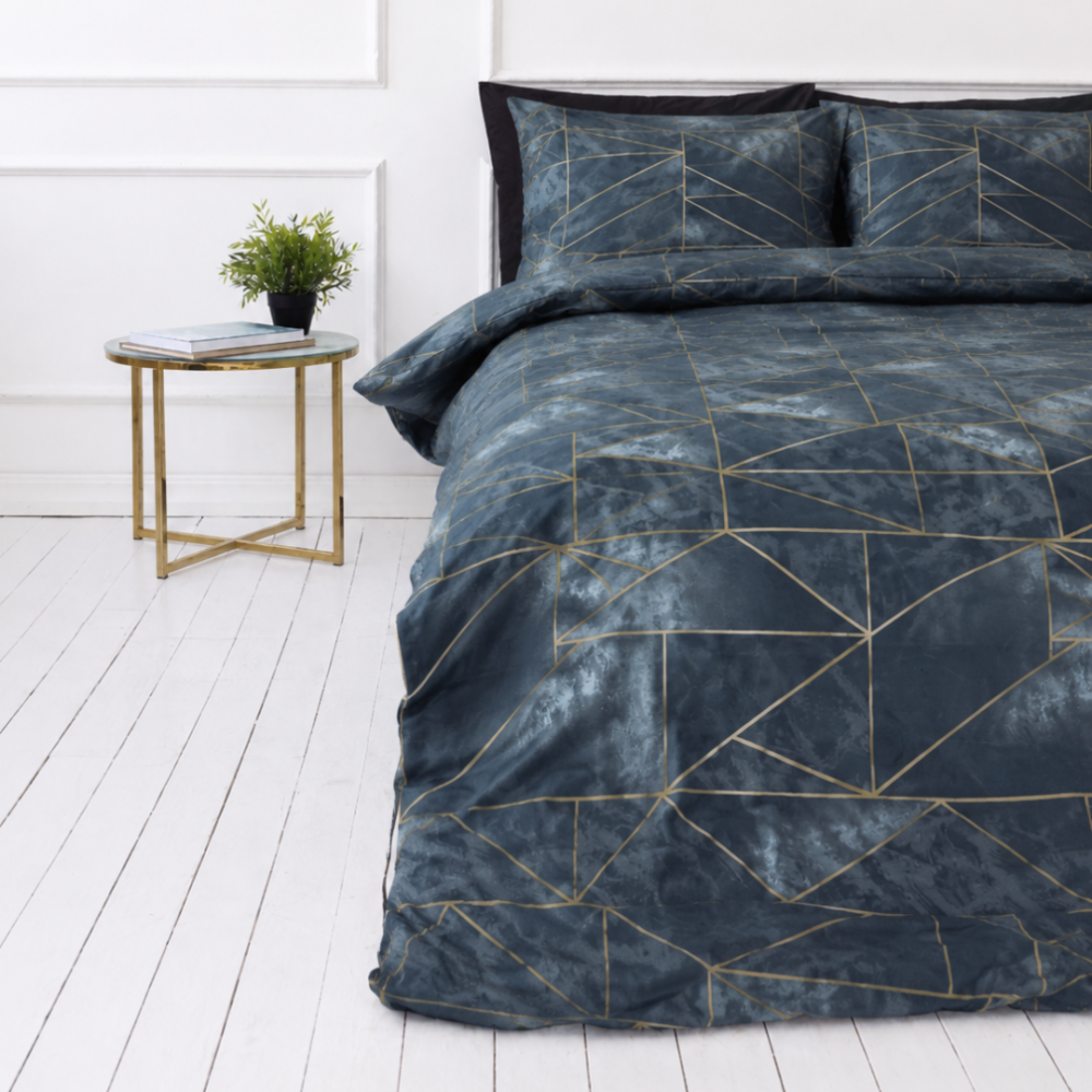 Bedding Set „Isolde“. Bedding sets 155x200, 140x200 cm, 150x200 cm, 160x200 cm, 180x200 cm, 200x200 cm, 200x220 cm, 220x240 cm. Blue marble effect bedding set with gold pattern