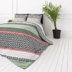 Bedding Set „Italy Wipe“. Green bedding set, 140x200 cm, 200x200 cm, 200x220 cm. Colorful bedding set showcasing a blend of dark green and rose hues, with striped patterns and small dark and white circles for a fun touch.