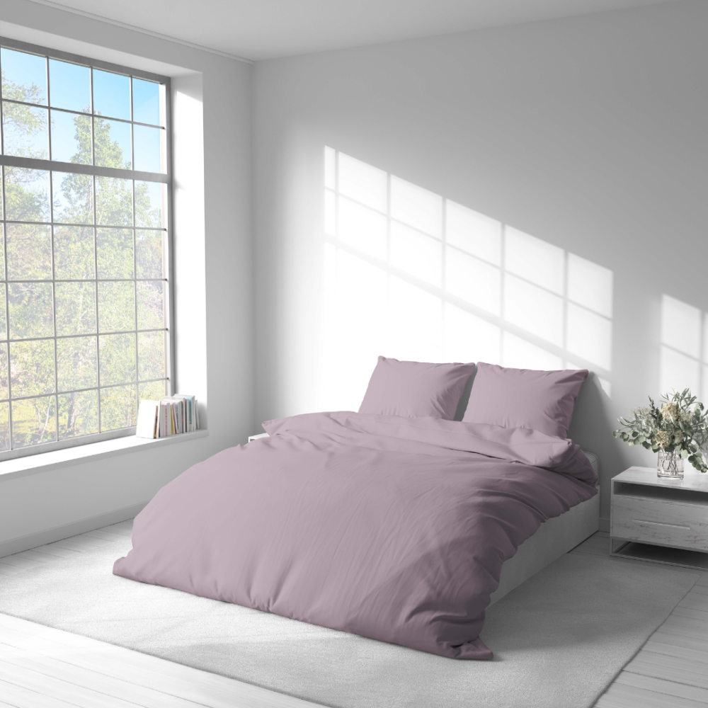 Bedding Set „Keepsake Lilac“. Purple bedding, 140x200 cm, 200x200 cm, 200x220 cm. This bedding set features a soft lilac color that brings a sense of coziness and tranquility to the bedroom.