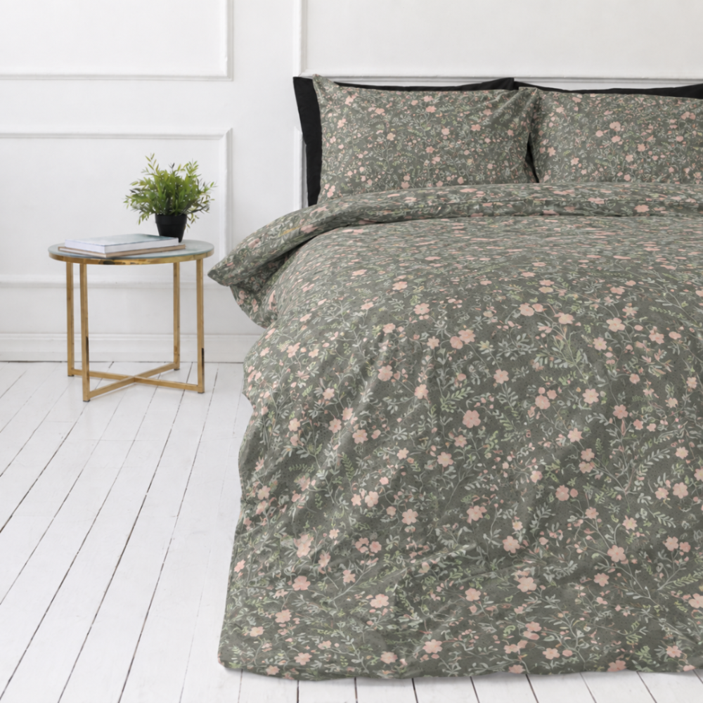 Bedding Set „Levada“. Gray bedding sets, 140x200 cm, 200x200 cm, 200x220 cm. Grey bedding set featuring subtle pink hues and green leaf patterns, perfect for a soothing and stylish sleeping space. Bedding Set „Levada“. Gray bedding sets, 140x200 cm, 200x200 cm, 200x220 cm. Grey bedding set featuring subtle pink hues and green leaf patterns, perfect for a soothing and stylish sleeping space.