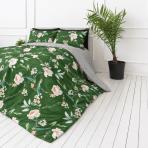 Double duvet cover sets „Liana“. Flannel bedding sets, 200x200 cm, 200x220 cm. Bedding with a rich green background, cream flowers and leafy branches. Double duvet cover sets „Liana“. Flannel bedding sets, 200x200 cm, 200x220 cm. Bedding with a rich green background, cream flowers and leafy branches.