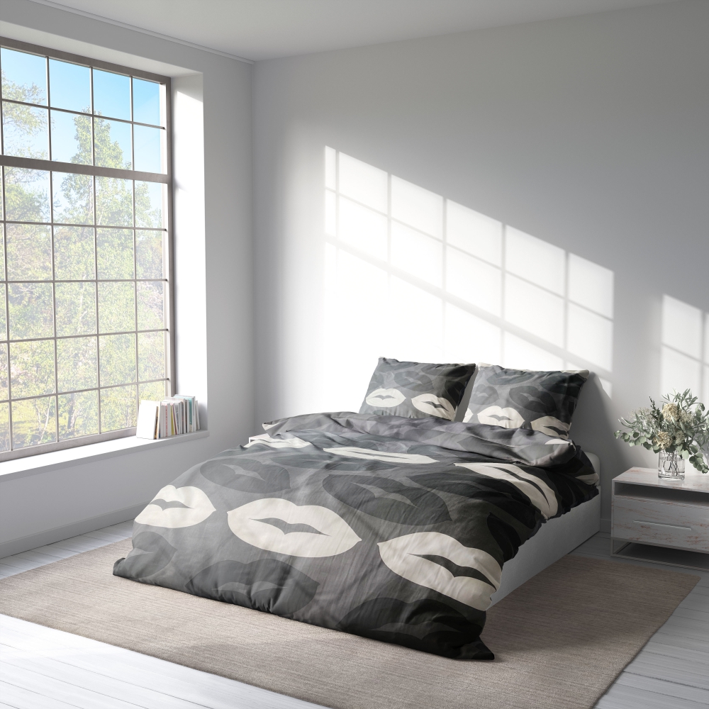 Bedding Set „Lipstick“. Bedding sets 135x200, 140x200 cm, 180x200 cm, 200x220 cm. Modern grey bedding set with quirky light and dark grey lipstick motifs, creating a distinctive and stylish bedroom ambiance.