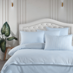 Bedding Set „Lisbon Light Blue“. Bedding sets 200x220, 140x200 cm, 200x200 cm, 200x220 cm. Bedding set in white with light blue narrow lines pattern, creating a fresh and calming look for a serene bedroom atmosphere