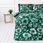 Bedding Set „Lush Green“. Bedding sets 155x200, 140x200 cm, 150x200 cm, 160x200 cm, 180x200 cm, 200x200 cm, 200x220 cm, 220x240 cm. This bedding set with a green background and white floral pattern is a perfect fit for both modern and classic interiors. Bedding Set „Lush Green“. Bedding sets 155x200, 140x200 cm, 150x200 cm, 160x200 cm, 180x200 cm, 200x200 cm, 200x220 cm, 220x240 cm. This bedding set with a green background and white floral pattern is a perfect fit for both modern and classic interiors.