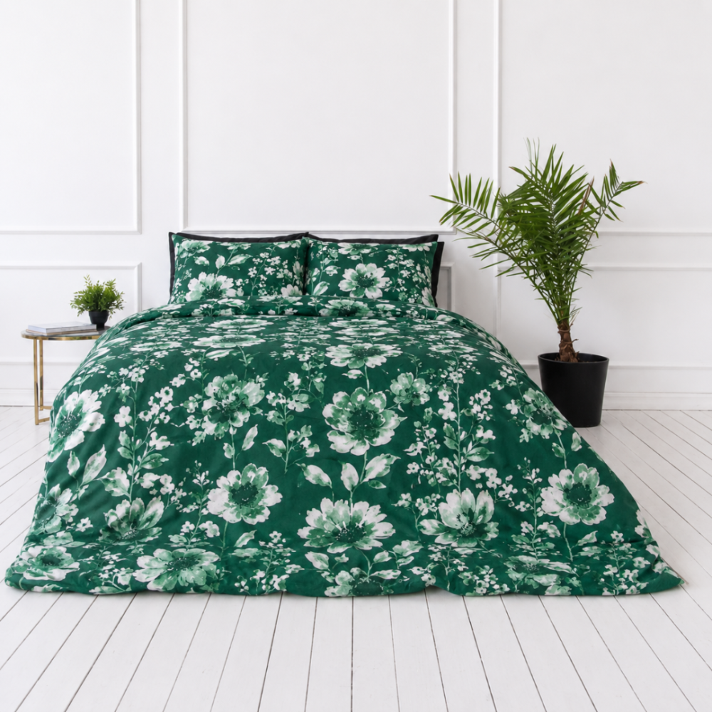 Bedding Set „Lush Green“. Bedding sets 155x200, 140x200 cm, 150x200 cm, 160x200 cm, 180x200 cm, 200x200 cm, 200x220 cm, 220x240 cm. Green background with white flowers – an elegant choice for the bedroom, bringing freshness and harmony. Bedding Set „Lush Green“. Bedding sets 155x200, 140x200 cm, 150x200 cm, 160x200 cm, 180x200 cm, 200x200 cm, 200x220 cm, 220x240 cm. Green background with white flowers – an elegant choice for the bedroom, bringing freshness and harmony.