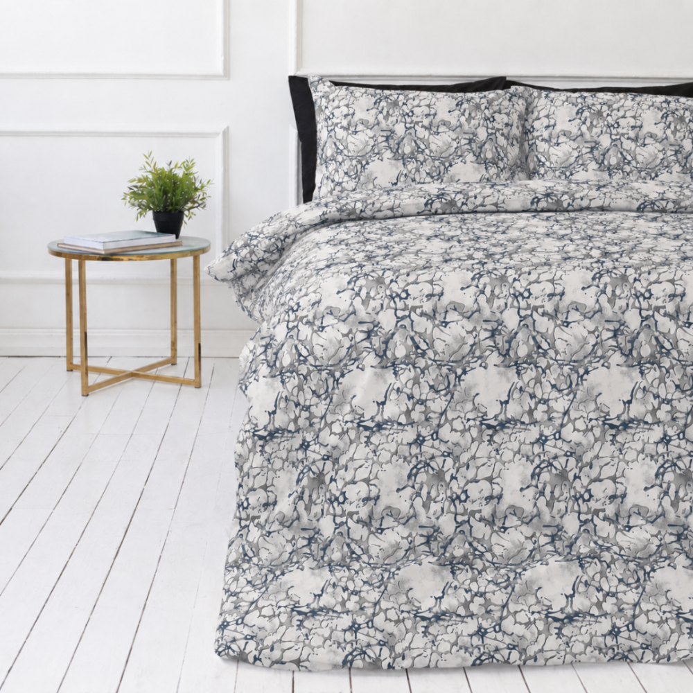 Bedding Set „Marmoreal“. Gray bedding sets, 140x200 cm, 200x200 cm, 200x220 cm. White bedding set with grey and bluish branch motifs.