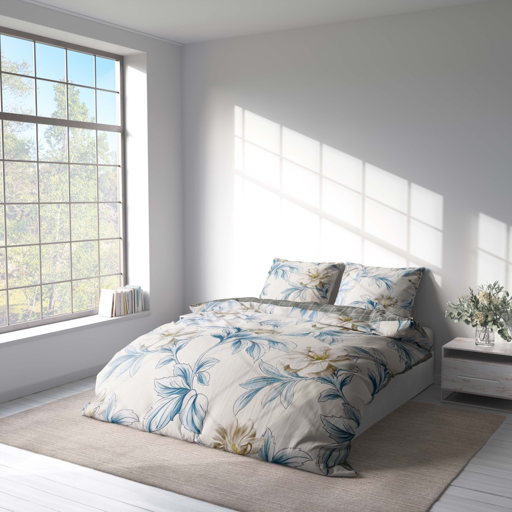 Bedding Set „Melody“. Patterned bedding sets, 140x200 cm, 200x200 cm, 200x220 cm. Elegant white bedding set featuring delicate blue and grey flowers, perfect for a calming bedroom decor.