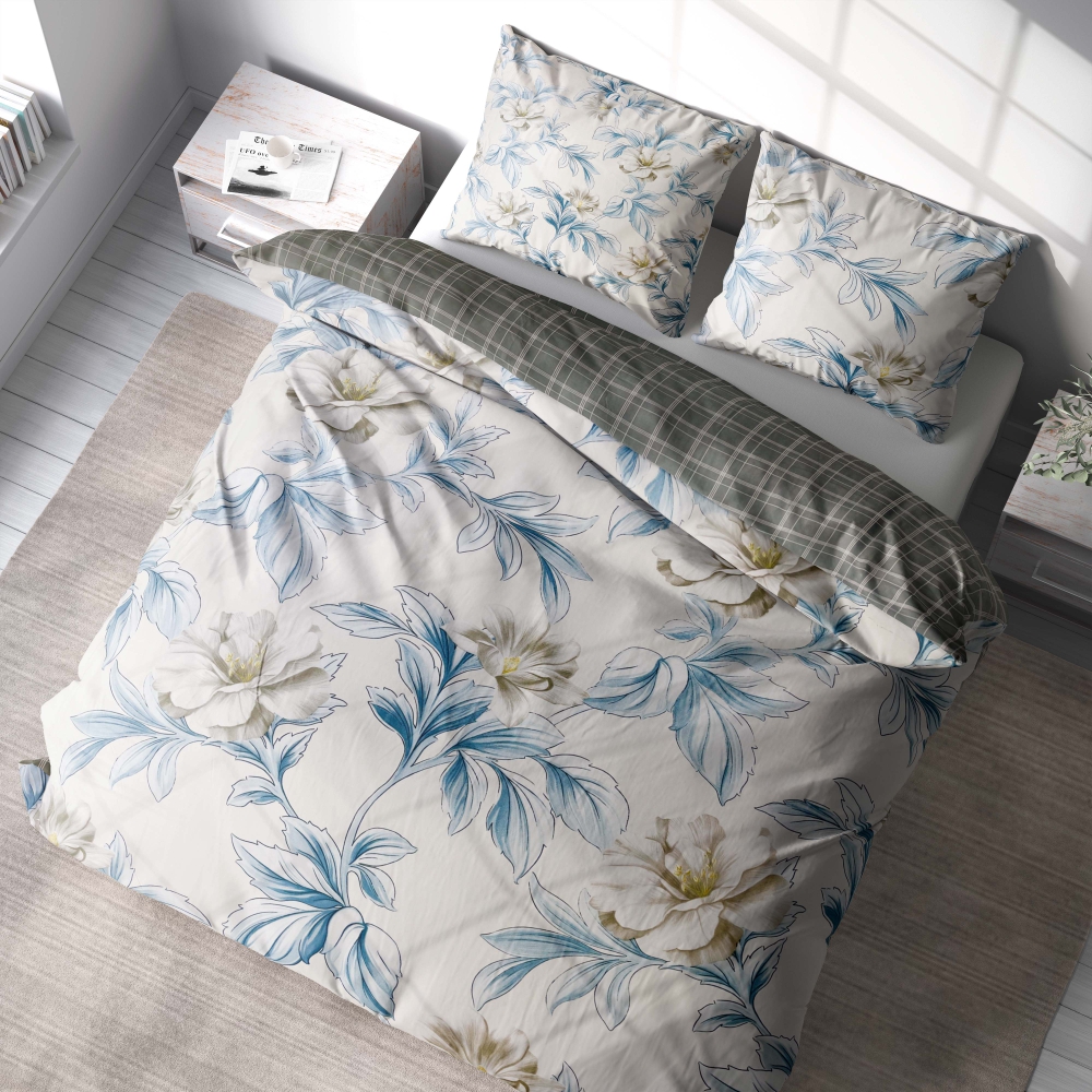 Bedding Set „Melody“. Patterned bedding sets, 140x200 cm, 200x200 cm, 200x220 cm. Stylish white bedding set with blue-shaded grey flowers, adding a touch of sophistication and tranquility.