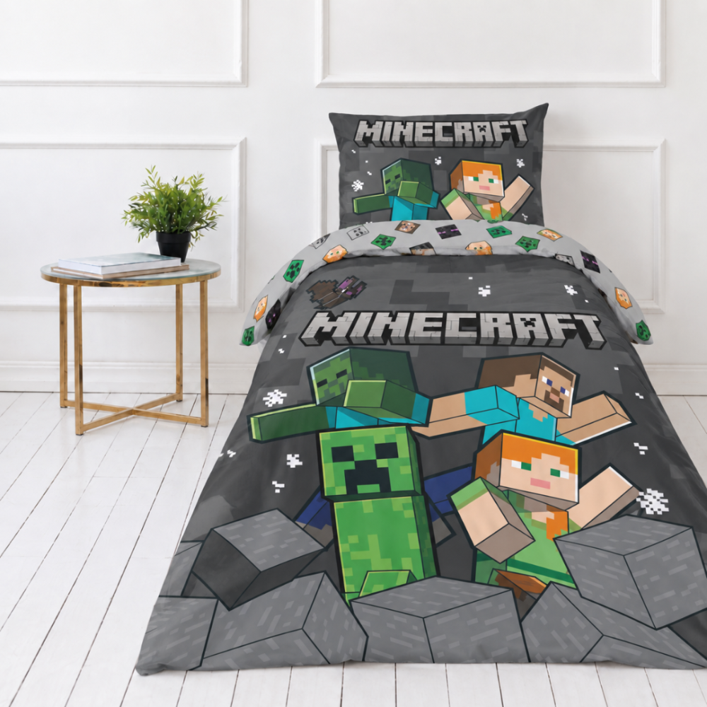 Bedding Set „Minecraft“. Kids bedding, 135x200 cm. Minecraft bedding with green characters and a grey block pattern. Bedding Set „Minecraft“. Kids bedding, 135x200 cm. Minecraft bedding with green characters and a grey block pattern.