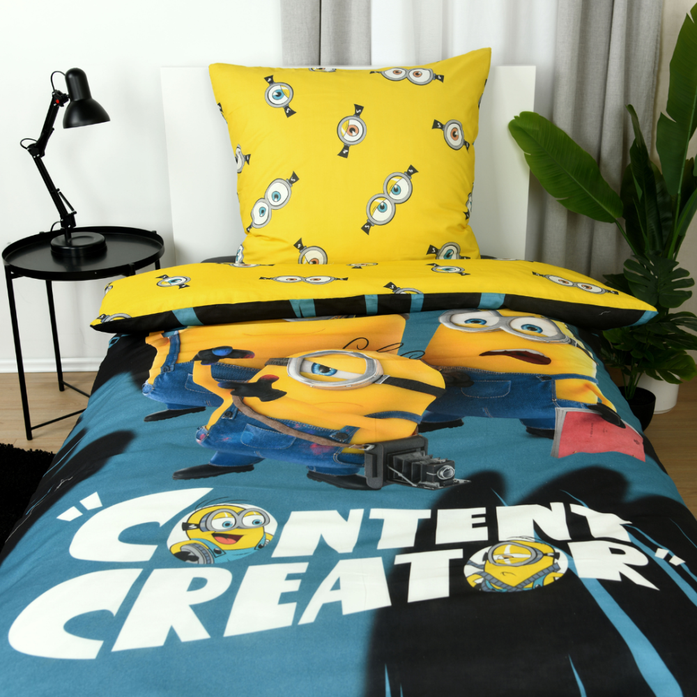 Bedding Set „Minions“. Kids bedding, 135x200 cm. Yellow bedding pattern with repeating minion eye motifs