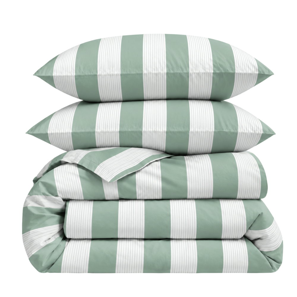 Bedding Set „Modern Line“. Green bedding set, 140x200 cm, 200x200 cm, 200x220 cm. Bedding set in crisp white featuring a refreshing green and white stripes design, perfect for a clean and modern bedroom look. Bedding Set „Modern Line“. Green bedding set, 140x200 cm, 200x200 cm, 200x220 cm. Bedding set in crisp white featuring a refreshing green and white stripes design, perfect for a clean and modern bedroom look.