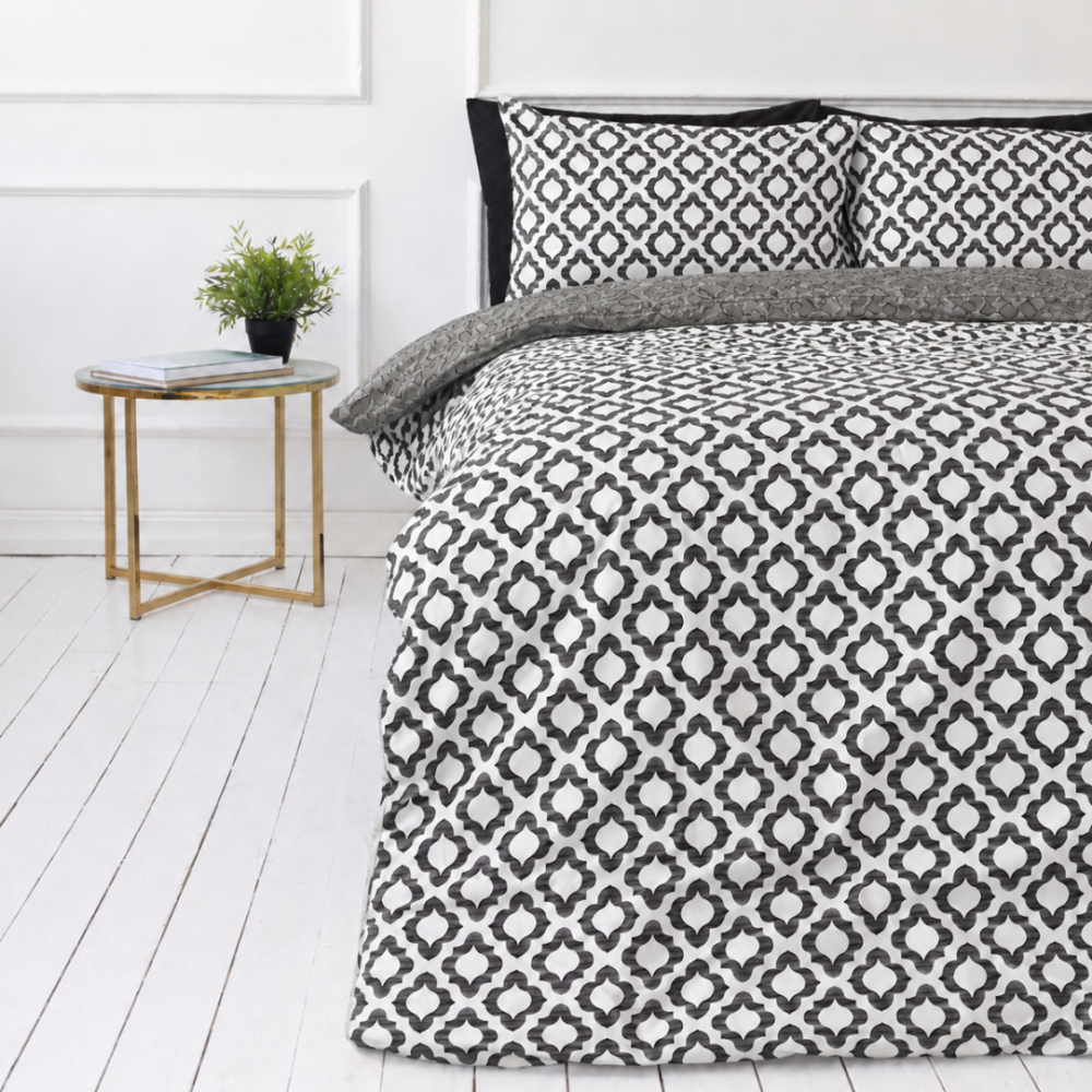 Bedding Set „Moroccan Veil“. Patterned bedding sets, 140x200 cm, 200x200 cm, 200x220 cm. Reversible grey and white bedding with a modern ornamental design Bedding Set „Moroccan Veil“. Patterned bedding sets, 140x200 cm, 200x200 cm, 200x220 cm. Reversible grey and white bedding with a modern ornamental design