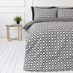 Bedding Set „Moroccan Veil“. Patterned bedding sets, 140x200 cm, 200x200 cm, 200x220 cm. Reversible grey and white bedding with a modern ornamental design Bedding Set „Moroccan Veil“. Patterned bedding sets, 140x200 cm, 200x200 cm, 200x220 cm. Reversible grey and white bedding with a modern ornamental design