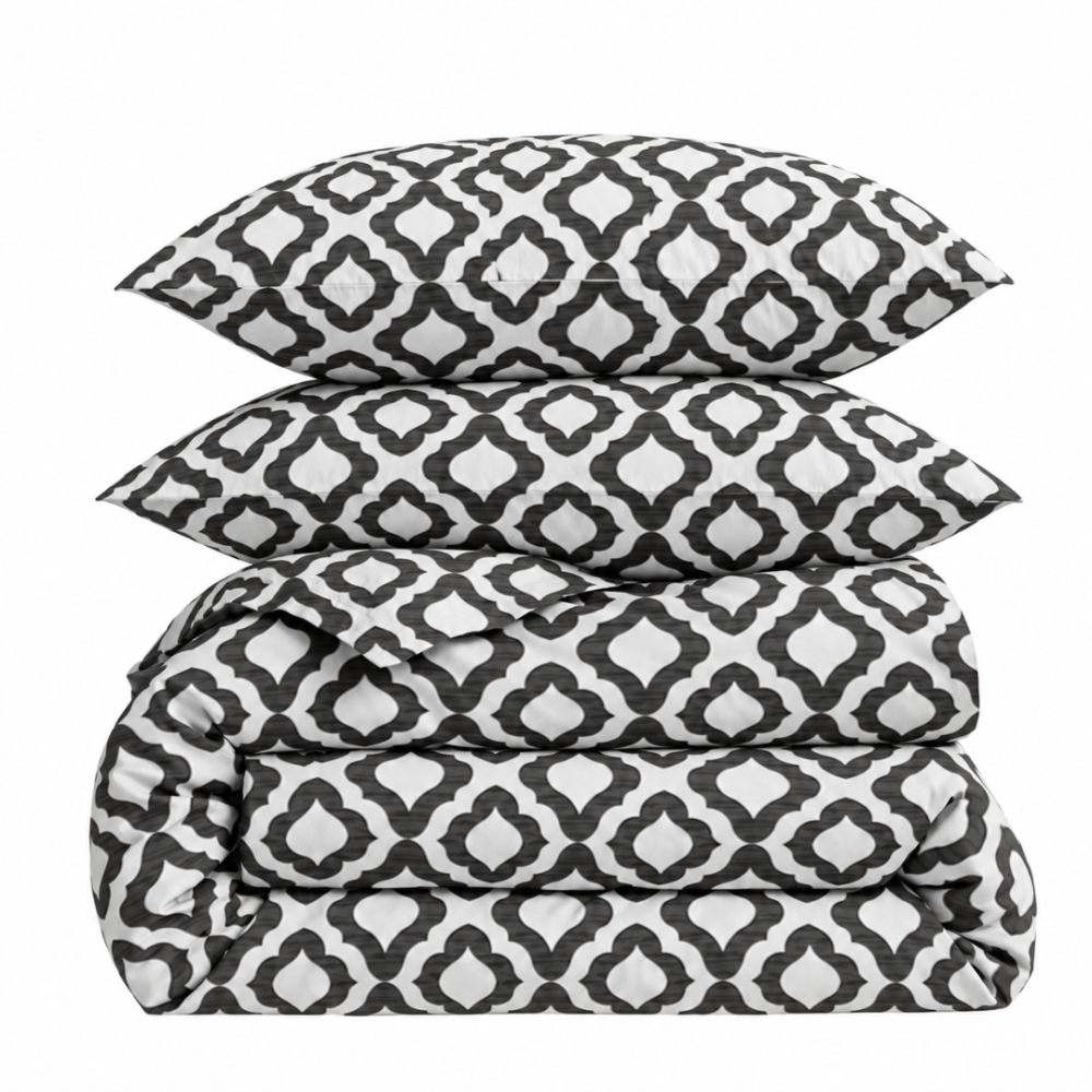 Bedding Set „Moroccan Veil“. Patterned bedding sets, 140x200 cm, 200x200 cm, 200x220 cm. White bedding with a grey geometric ornament pattern Bedding Set „Moroccan Veil“. Patterned bedding sets, 140x200 cm, 200x200 cm, 200x220 cm. White bedding with a grey geometric ornament pattern