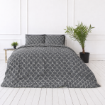 Bedding Set „Morocco grey“. Bedding sets 155x200, 140x200 cm, 150x200 cm, 160x200 cm, 180x200 cm, 200x200 cm, 200x220 cm, 220x240 cm. Grey and black bedding design with an elegant white ornamental pattern