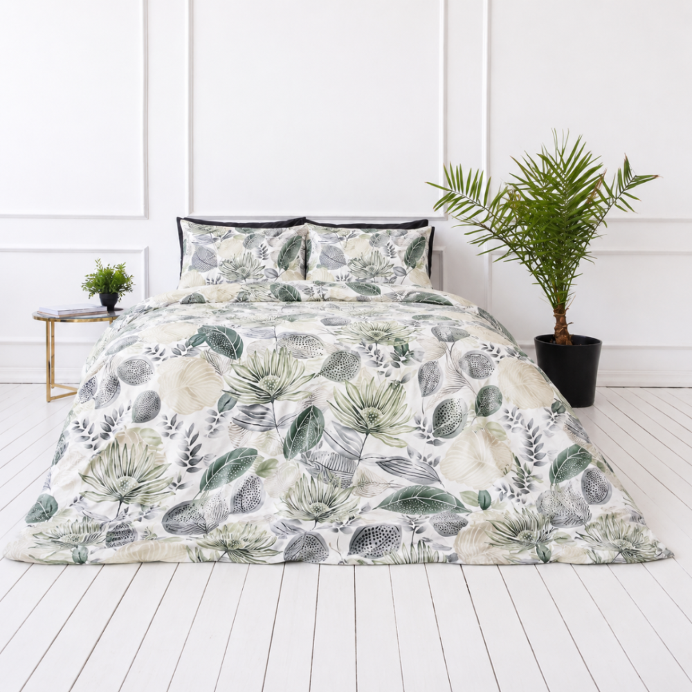 Bedding Set „Natural Emporium“. Green bedding set, 140x200 cm, 200x200 cm, 200x220 cm. Calm bedding with botanical motifs – an ideal choice for nature lovers.