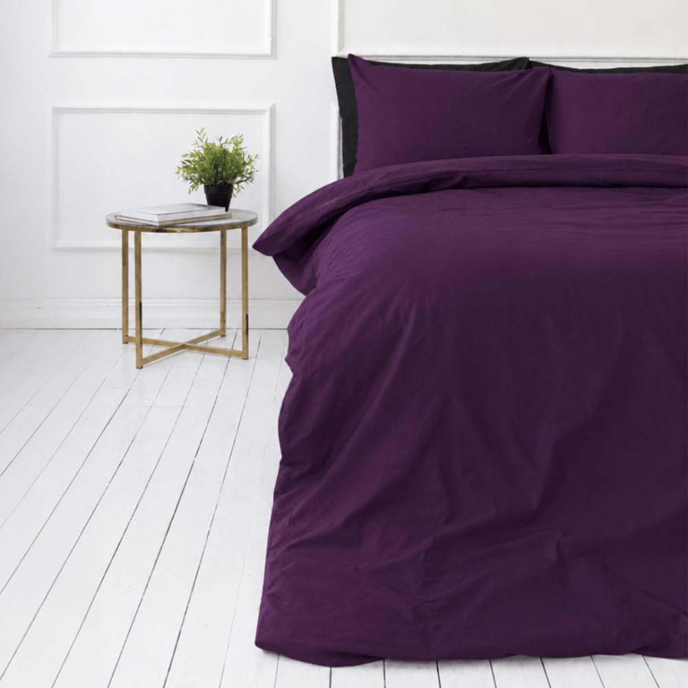 Bedding Set „Plum“. Bedding sets 155x200, 140x200 cm, 150x200 cm, 160x200 cm, 180x200 cm, 200x200 cm, 200x220 cm, 220x240 cm. Solid bedding set in a deep purple shade without patterns. Bedding Set „Plum“. Bedding sets 155x200, 140x200 cm, 150x200 cm, 160x200 cm, 180x200 cm, 200x200 cm, 200x220 cm, 220x240 cm. Solid bedding set in a deep purple shade without patterns.