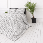 Bedding Set „Soft Chaos“. Gray bedding sets, 140x200 cm, 200x200 cm, 200x220 cm. White bedding set with a modern graphic pattern in black and light grey. Bedding Set „Soft Chaos“. Gray bedding sets, 140x200 cm, 200x200 cm, 200x220 cm. White bedding set with a modern graphic pattern in black and light grey.