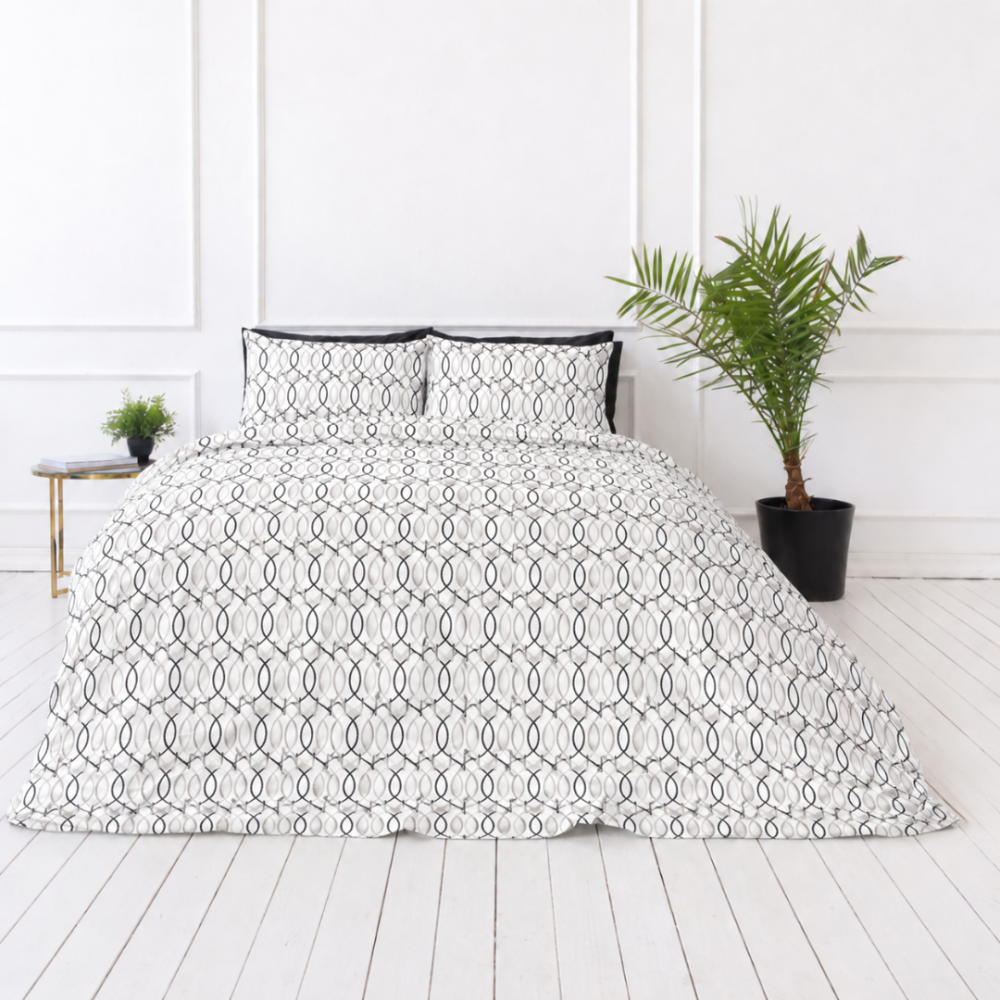 Bedding Set „Soft Chaos“. Gray bedding sets, 140x200 cm, 200x200 cm, 200x220 cm. Light bedding set with a repeating oval chain pattern. Bedding Set „Soft Chaos“. Gray bedding sets, 140x200 cm, 200x200 cm, 200x220 cm. Light bedding set with a repeating oval chain pattern.