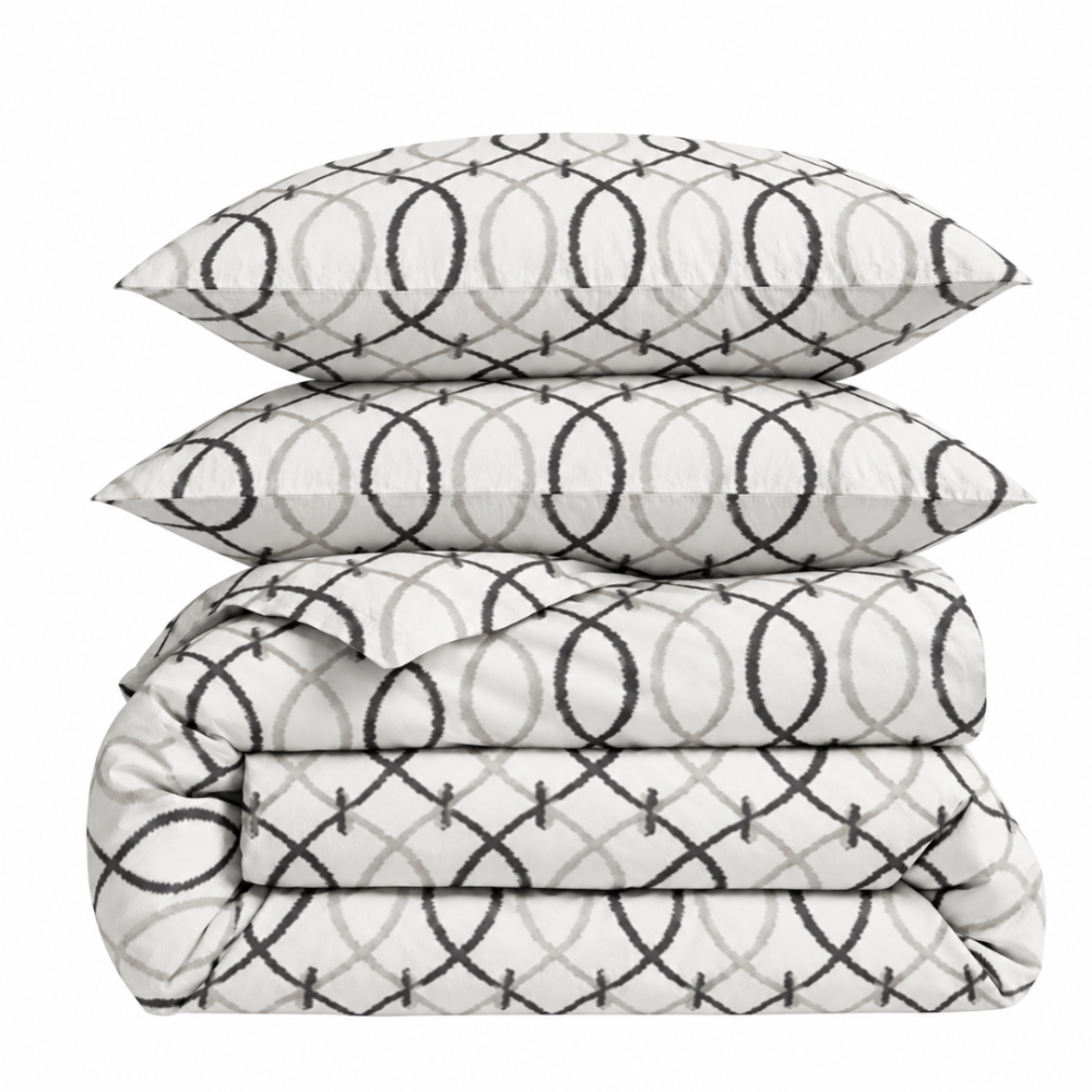 Bedding Set „Soft Chaos“. Gray bedding sets, 140x200 cm, 200x200 cm, 200x220 cm. White bedding set with a pattern of black and grey oval lines. Bedding Set „Soft Chaos“. Gray bedding sets, 140x200 cm, 200x200 cm, 200x220 cm. White bedding set with a pattern of black and grey oval lines.