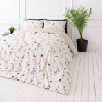 Bedding Set „Soft Fields“. Bedding sets 135x200, 140x200 cm, 200x200 cm, 200x220 cm. Bedding set with blue, peach and green flowers Bedding Set „Soft Fields“. Bedding sets 135x200, 140x200 cm, 200x200 cm, 200x220 cm. Bedding set with blue, peach and green flowers