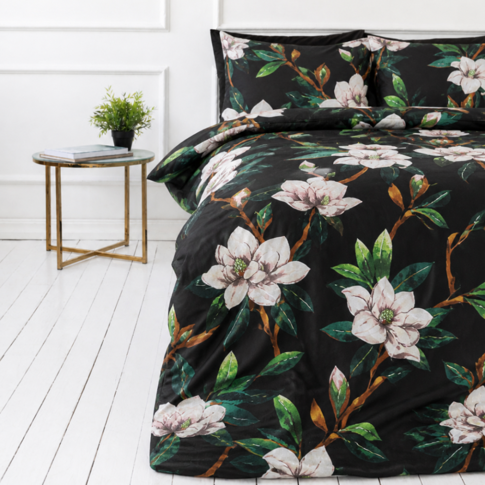 Bedding Set „Soft Magnolia“. Bedding sets 155x200, 140x200 cm, 150x200 cm, 160x200 cm, 180x200 cm, 200x200 cm, 200x220 cm, 220x240 cm. Elegant bedding set with vibrant green magnolias. Bedding Set „Soft Magnolia“. Bedding sets 155x200, 140x200 cm, 150x200 cm, 160x200 cm, 180x200 cm, 200x200 cm, 200x220 cm, 220x240 cm. Elegant bedding set with vibrant green magnolias.