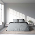 Bedding Set „Squared Light“. Patterned bedding sets, 200x220 cm. Light grey bedding adorned with a bold black frame, adding sophistication to any bedroom.