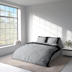 Bedding Set „Squared Light“. Patterned bedding sets, 200x220 cm. Stunning light grey bedding set accentuated by a striking black border, creating a captivating contrast.