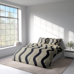 Bedding Set „String“. Bedding sets with plants, 140x200 cm, 150x200 cm, 160x200 cm, 180x200 cm, 200x200 cm, 200x220 cm. Transform your bedroom with this light yellow beige bedding set adorned with striking black curved lines, for a modern, luxurious feel. 