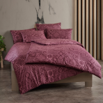 Bedding Set „Tokyo Grape“. Purple bedding, 140x200 cm, 200x200 cm, 200x220 cm. Grape-colored bedding set with intricate ornament details, evoking the vibrant and bustling life of tokyo.