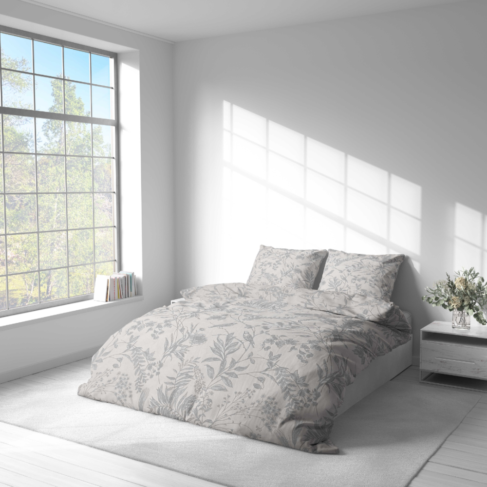 Bedding Set „Trel“. Gray bedding sets, 140x200 cm, 200x200 cm, 200x220 cm. Elegant grey bedding set with delicate grey forest flower motifs, perfect for a serene bedroom look.