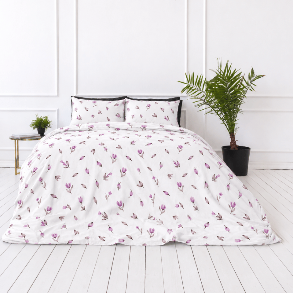 Bedding Set „Tulips“. Bedding sets 155x200, 140x200 cm, 150x200 cm, 160x200 cm, 180x200 cm, 200x200 cm, 200x220 cm, 220x240 cm. Duvet cover with violet flowers, buds and grey-brown leaves. Bedding Set „Tulips“. Bedding sets 155x200, 140x200 cm, 150x200 cm, 160x200 cm, 180x200 cm, 200x200 cm, 200x220 cm, 220x240 cm. Duvet cover with violet flowers, buds and grey-brown leaves.