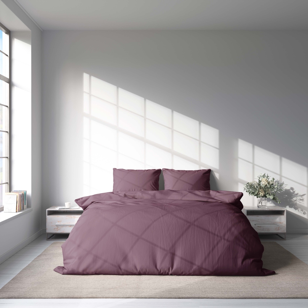 Bedding Set „Tulipwood“. Purple bedding, 140x200 cm, 200x200 cm, 200x220 cm. Rich and opulent bordo bedding set.