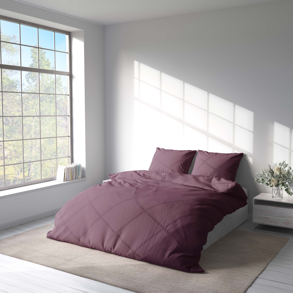 Bedding Set „Tulipwood“. Purple bedding, 140x200 cm, 200x200 cm, 200x220 cm. Bordo bedding set brings warmth and richness.