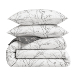 Bedding Set „Woodland Gray“. Patterned bedding sets, 140x200 cm, 200x200 cm, 200x220 cm. White bedding set with a pattern of grey branches and small leaves, complemented by a greyish inner side. Bedding Set „Woodland Gray“. Patterned bedding sets, 140x200 cm, 200x200 cm, 200x220 cm. White bedding set with a pattern of grey branches and small leaves, complemented by a greyish inner side.