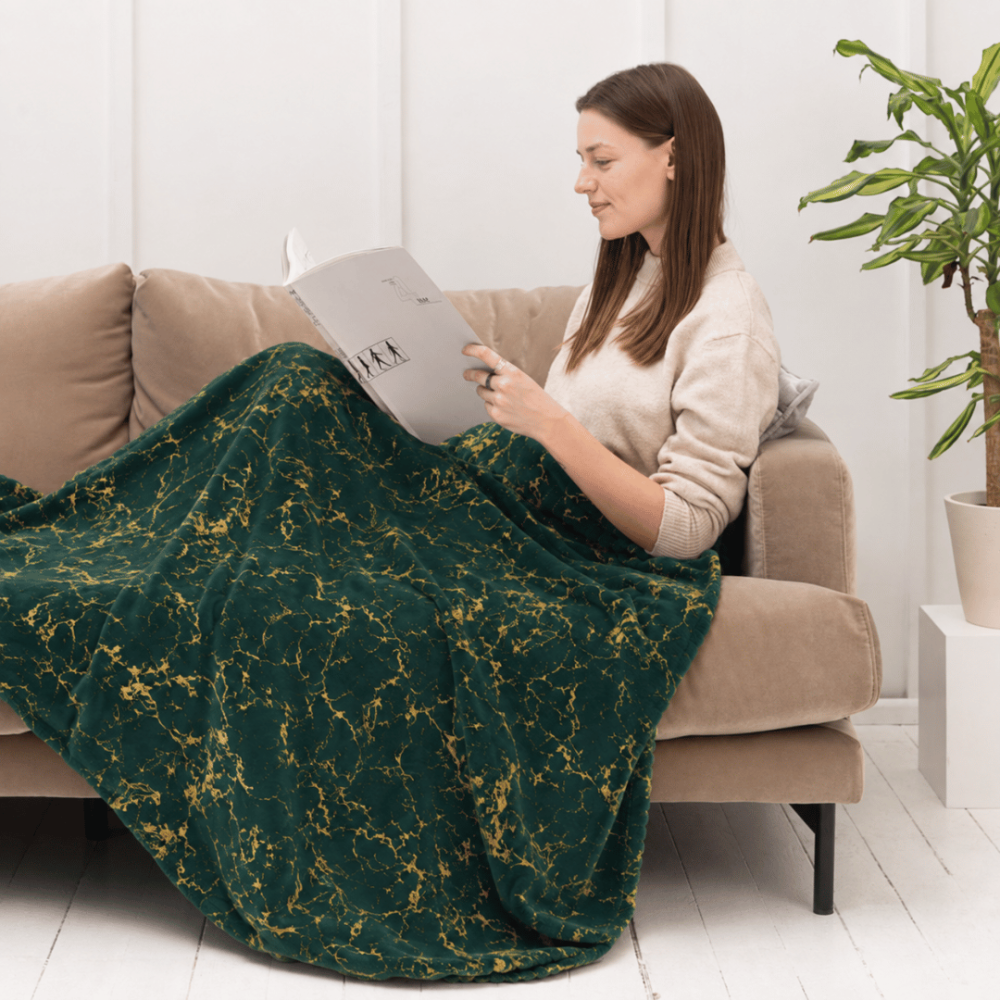 Blanket „Gilded Green fleece blanket“. Blankets, 200x220 cm. Deep green throw decorated with irregular gold-colored marble lines. Blanket „Gilded Green fleece blanket“. Blankets, 200x220 cm. Deep green throw decorated with irregular gold-colored marble lines.