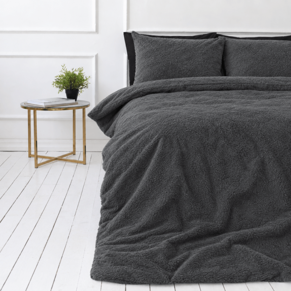Plush Bedding Set “Minky Dark Grey”. Plush Bedding, 200x220 cm. Soft and warm plush fabric bedding set in a deep grey shade. Plush Bedding Set “Minky Dark Grey”. Plush Bedding, 200x220 cm. Soft and warm plush fabric bedding set in a deep grey shade.