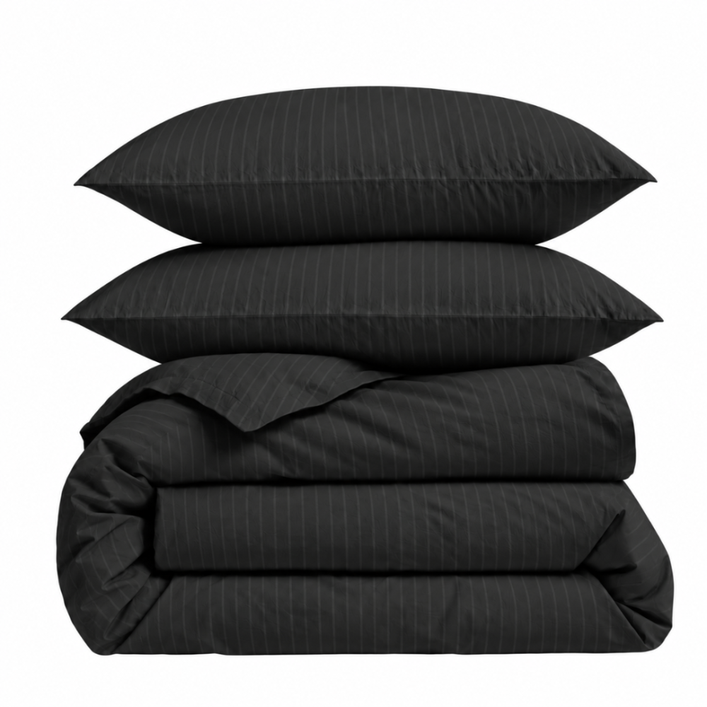 Premium Sateen Bedding Set „Black Stripe Sateen“. Mako cotton sateen bedding, 140x200 cm, 200x200 cm. Black bedding set with narrow tone-on-tone stripes. Premium Sateen Bedding Set „Black Stripe Sateen“. Mako cotton sateen bedding, 140x200 cm, 200x200 cm. Black bedding set with narrow tone-on-tone stripes.