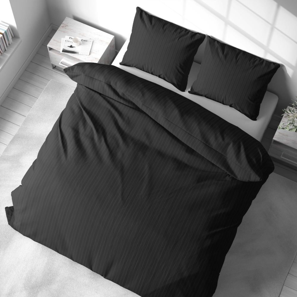Premium Sateen Bedding Set „Black Stripe Satin“. Bedding sets 135x200, 140x200 cm, 200x200 cm. Classic black bedding with thin vertical stripes.