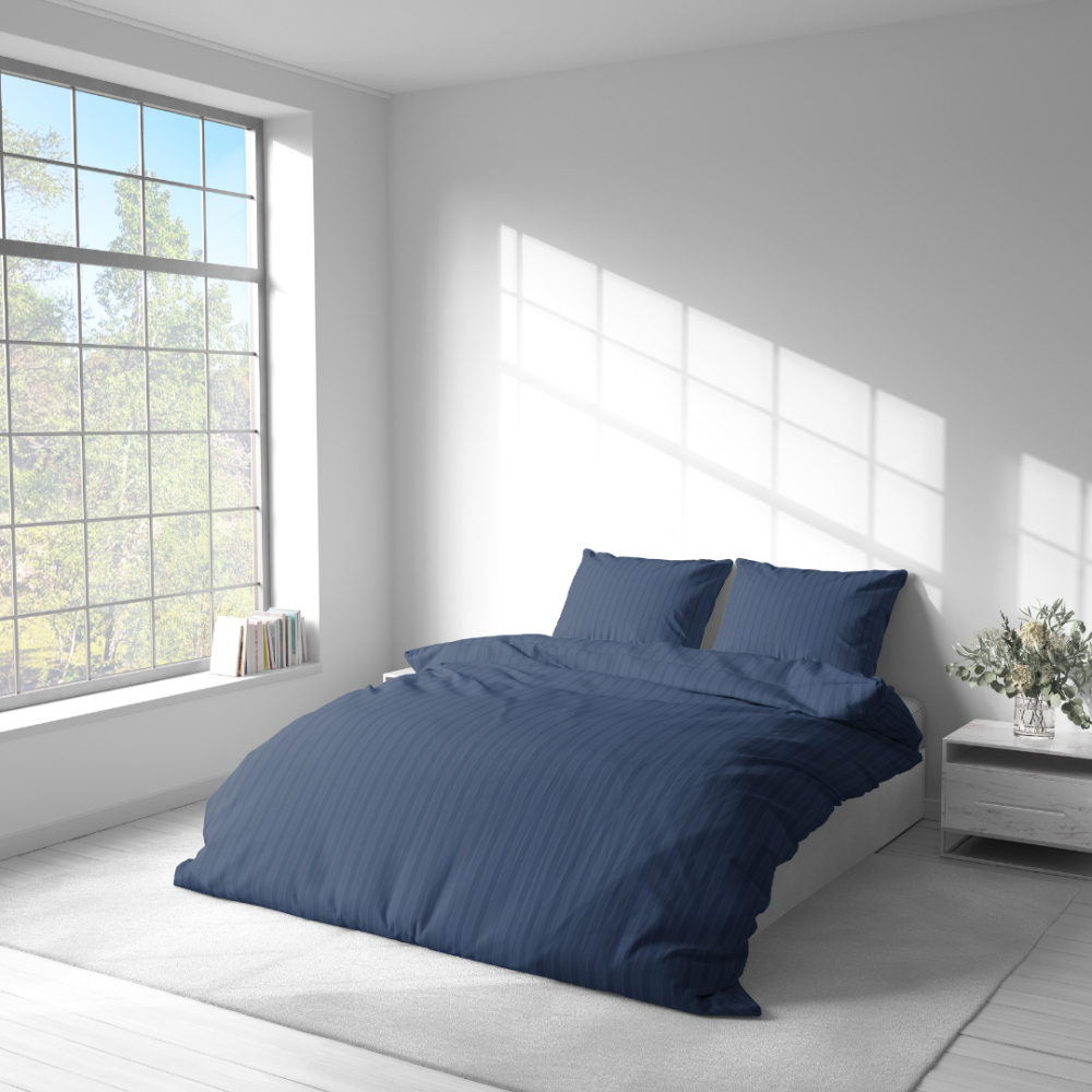 Premium Sateen Bedding Set „Blue Stripe Satin“. Bedding sets 135x200, 140x200 cm, 180x200 cm, 200x200 cm. Cotton set in dark blue with narrow stripes.